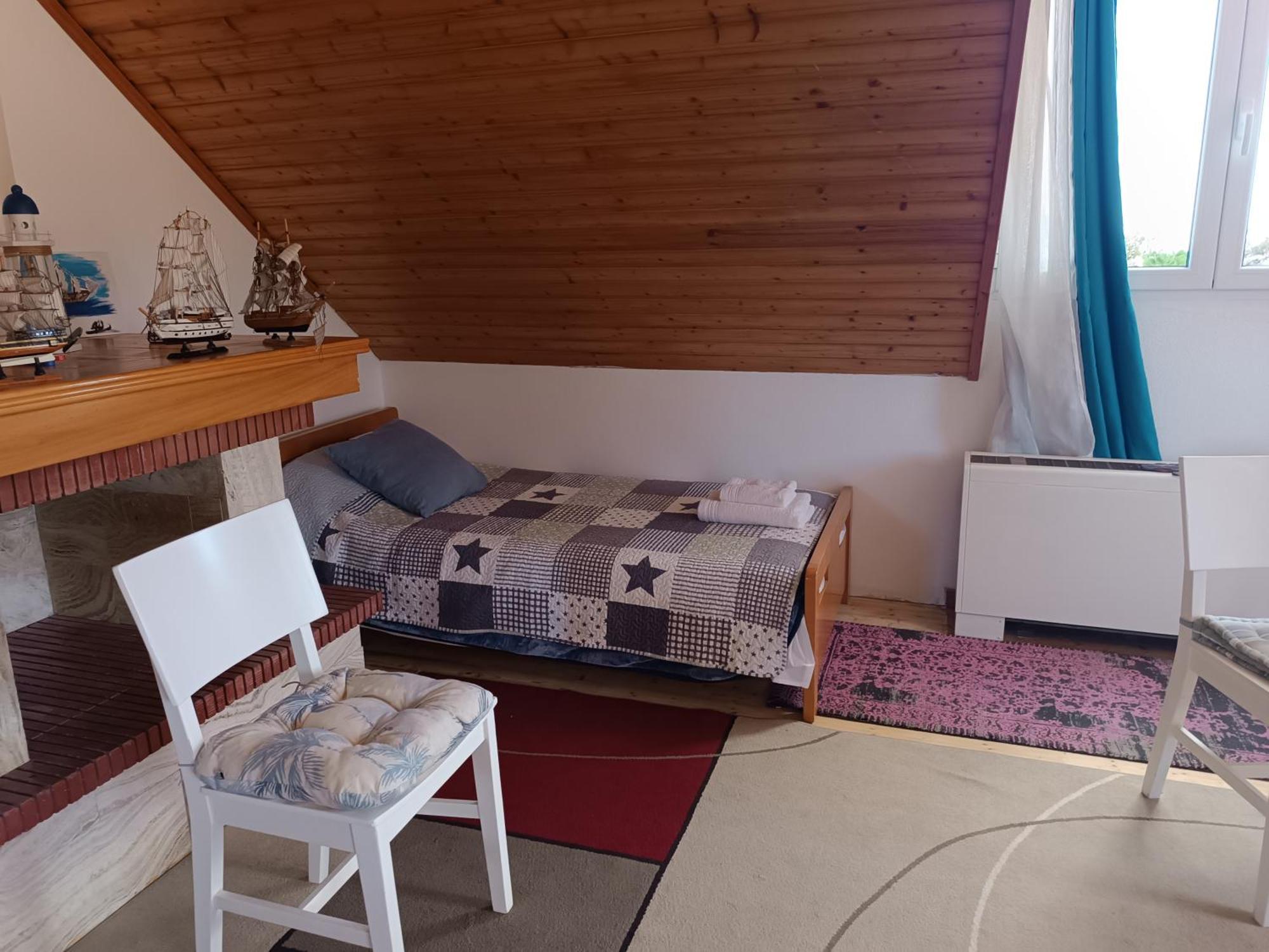 Chalet Three Artists *